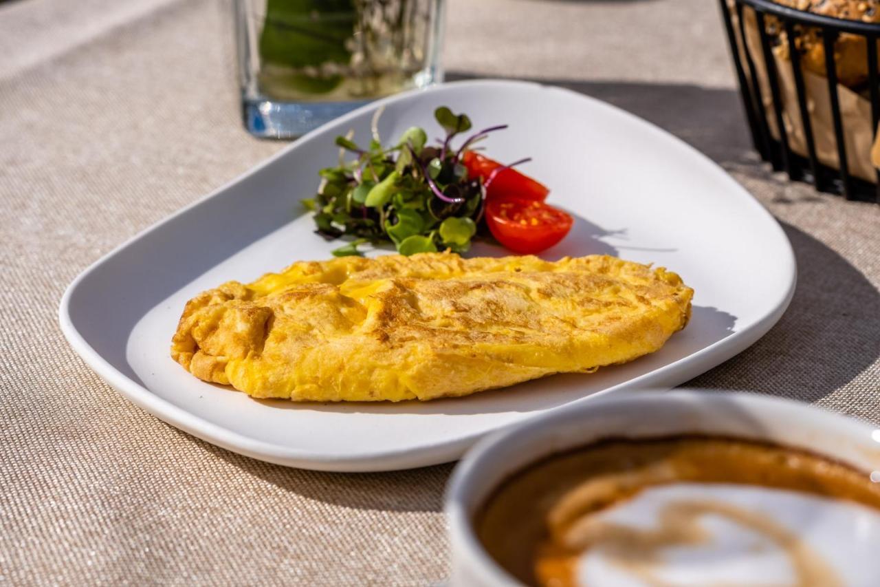 Soho Boutique Castillo De Santa Catalina - Adults Recommended Malaga Bagian luar foto An omelette