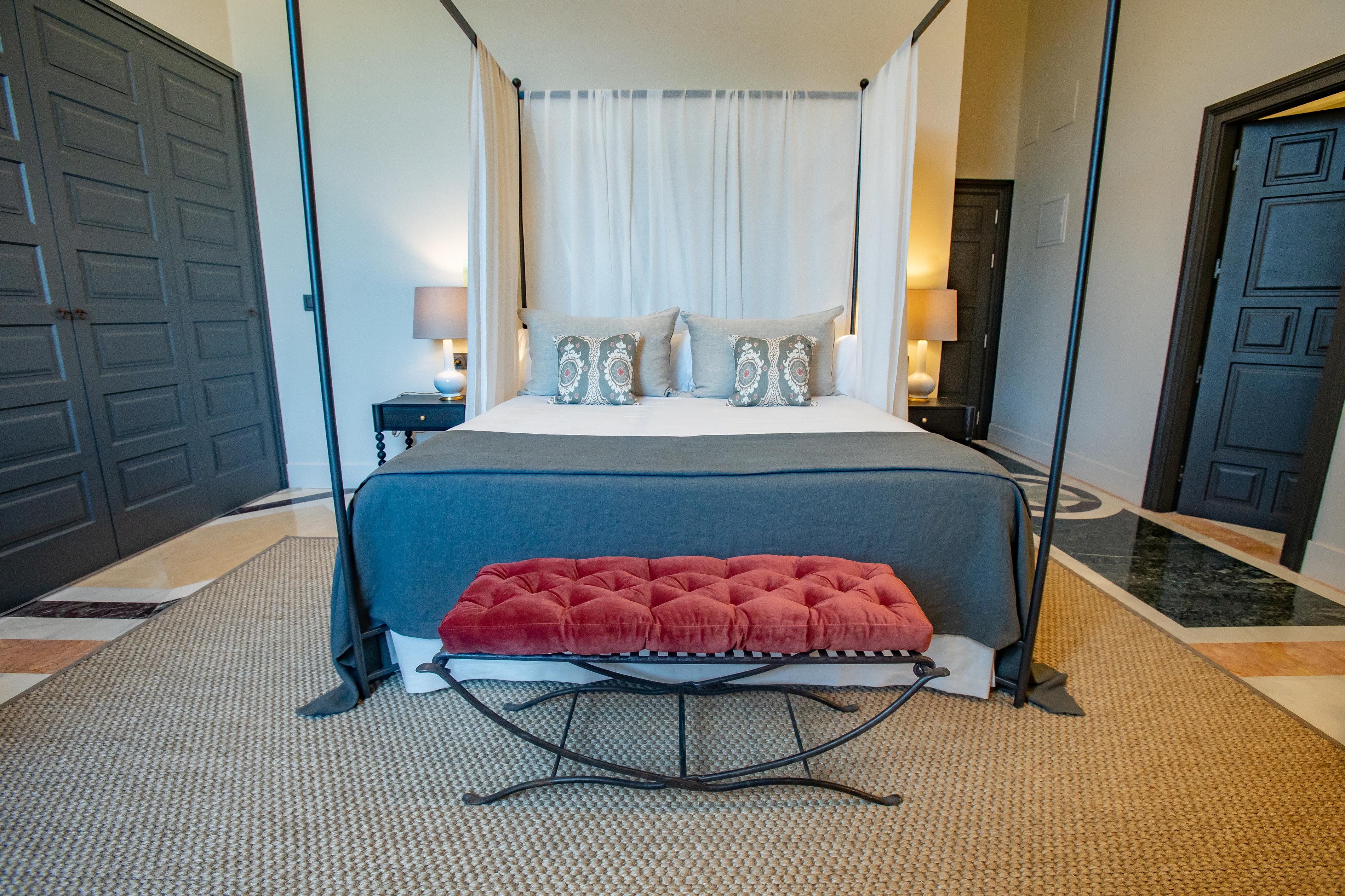 Soho Boutique Castillo De Santa Catalina - Adults Recommended Malaga Bagian luar foto A bedroom at the hotel