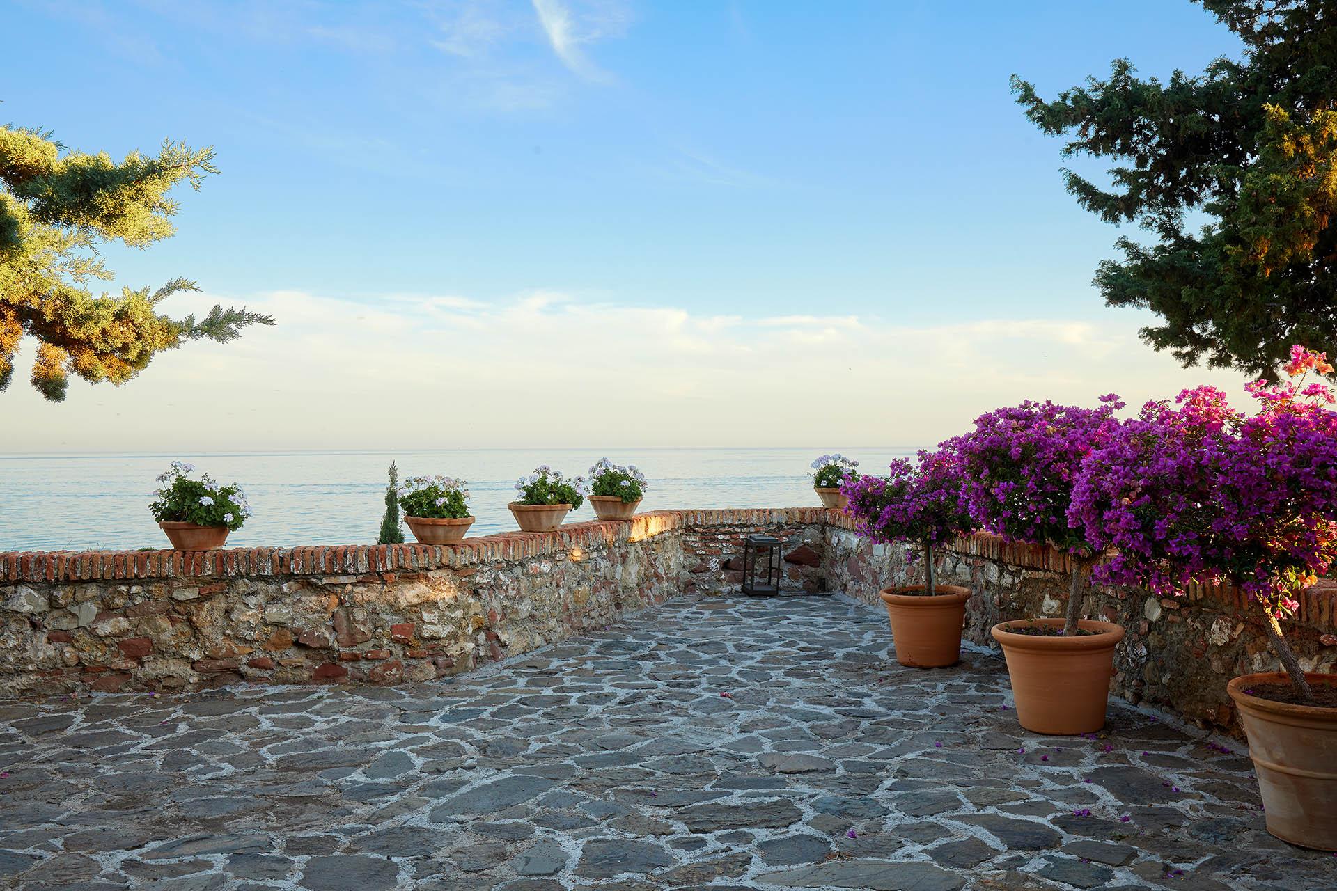 Soho Boutique Castillo De Santa Catalina - Adults Recommended Malaga Bagian luar foto View of the sea from the monastery