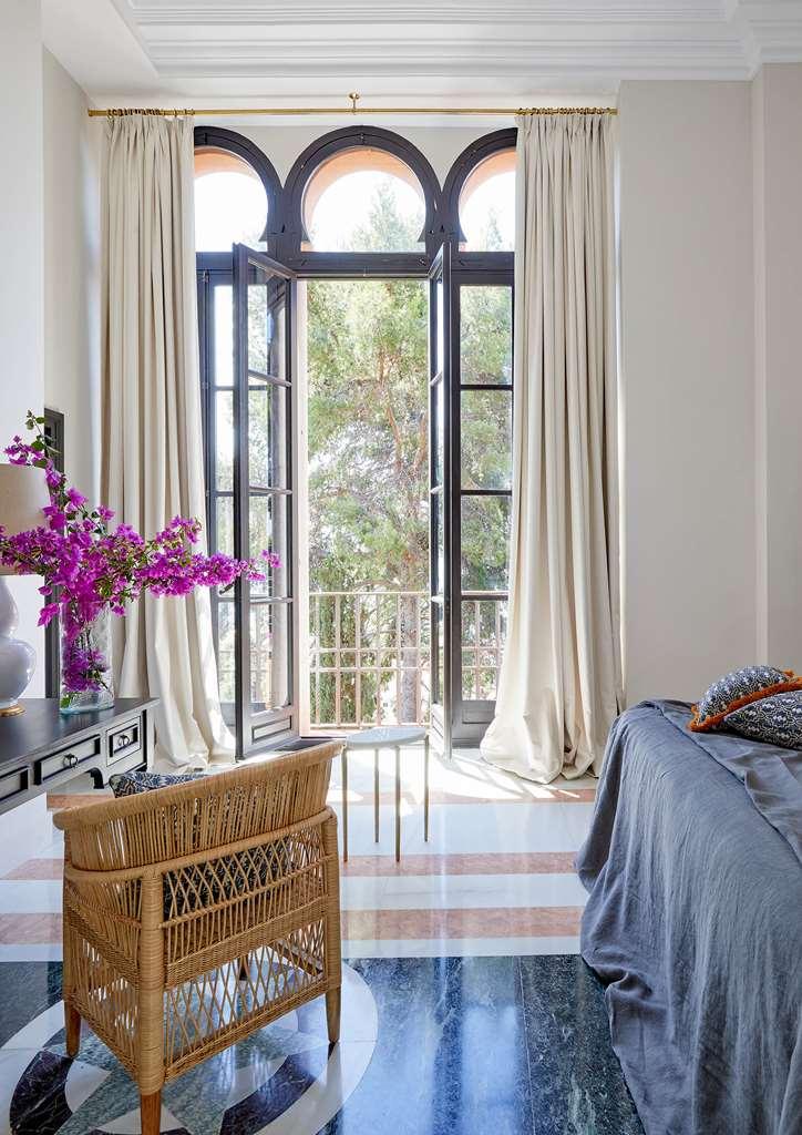 Soho Boutique Castillo De Santa Catalina - Adults Recommended Malaga Ruang foto Curtains in a bedroom